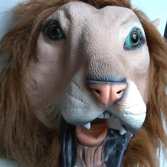 Lenny the Lion Mask - New w/ Tags! Big Mouth,Inc Halloween Design USA # BMMA-L1 - Picture 2 of 10